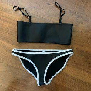Hoaka swimwear bikini set